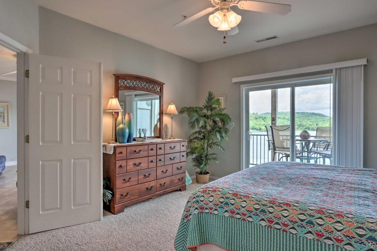 Lakefront Ozark Condo With Balcony And Seasonal Pool! Camdenton Exterior photo